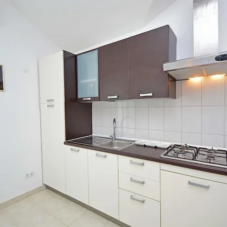 Agata.4 *