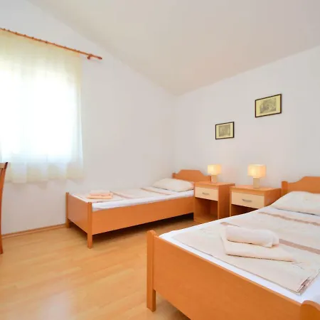 Agata.4 *